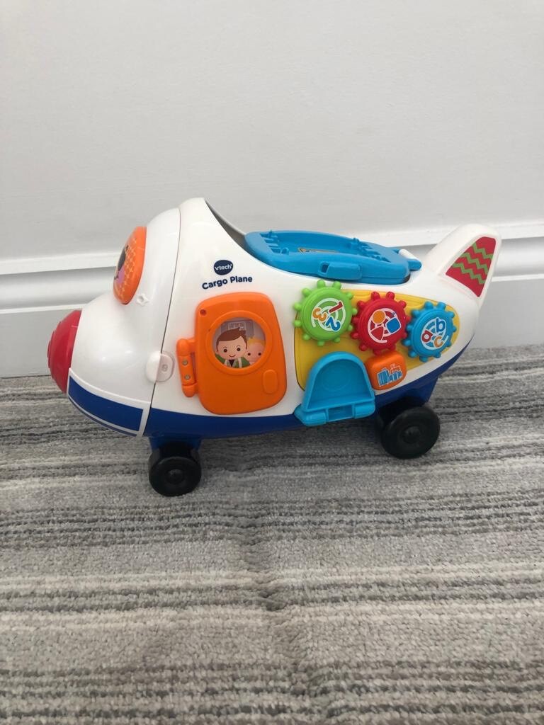 toot toot cargo plane